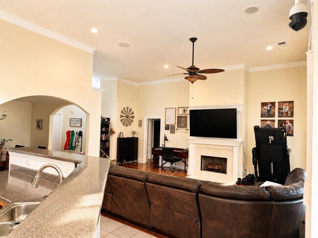 Building Photo - 11652 Belle Manor Dr