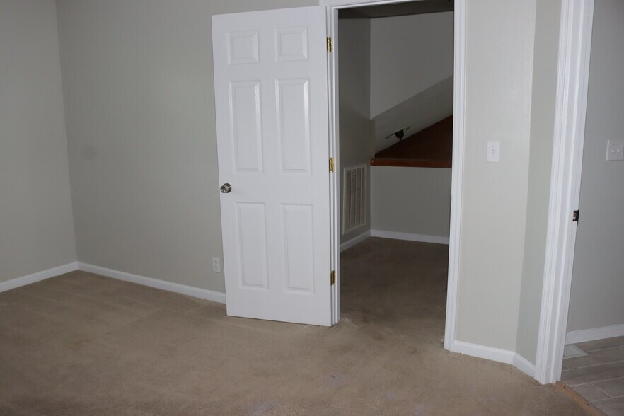 Building Photo - 1057 Stones Throw Dr NW