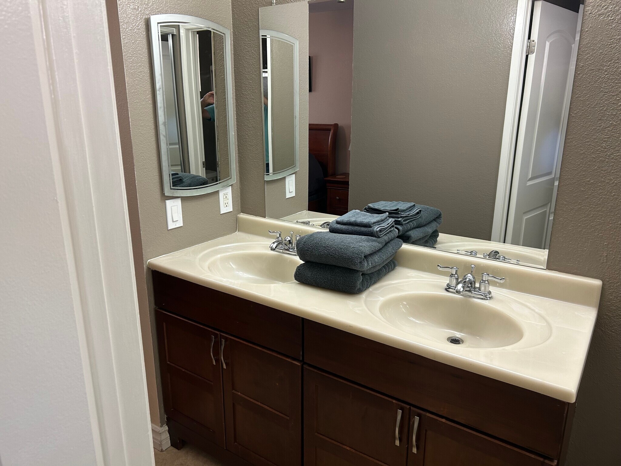 Building Photo - 1120 Grape St