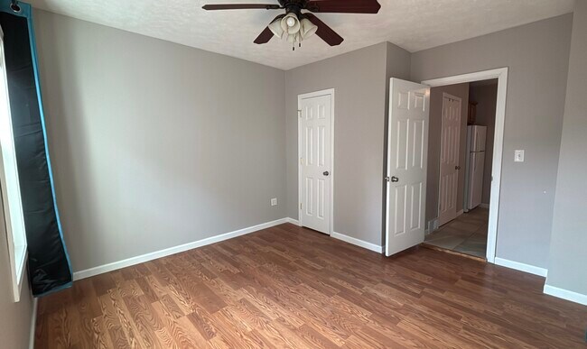 Building Photo - 12010 Paul Ave