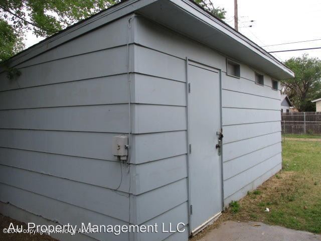 Building Photo - 2715 S Marrs St