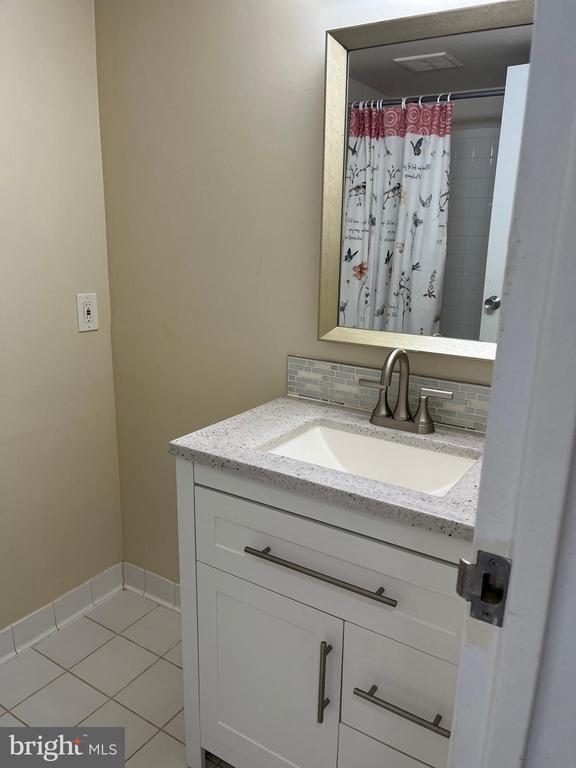 Building Photo - 2044 Royal Fern Ct