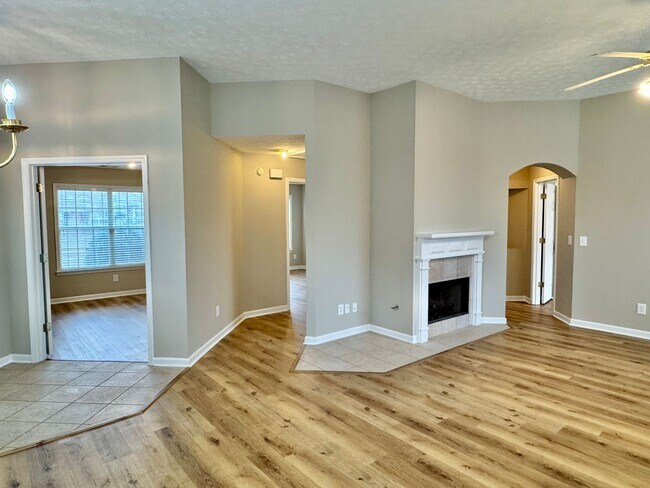 Building Photo - Charming 3-Bedroom, 2-Bath Home in Desirable Deer Creek!