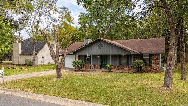 Building Photo - 19 Oak Forest Dr