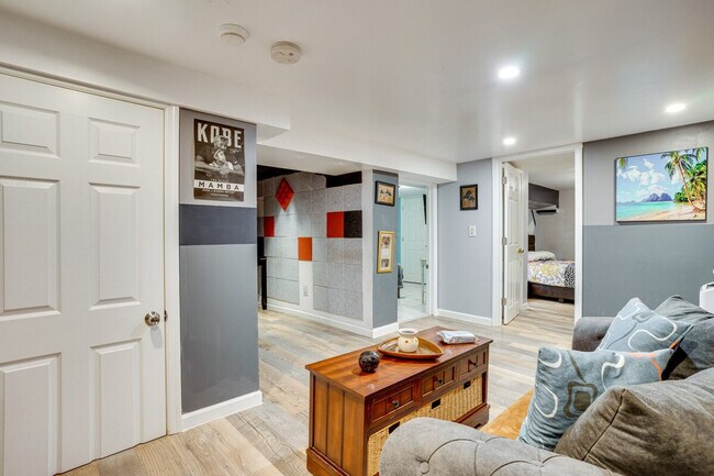 Building Photo - 787 S 13th St