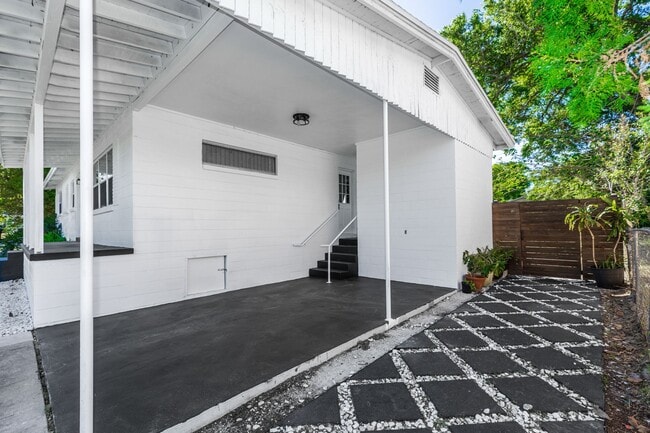 Building Photo - 5508 Meridian Way