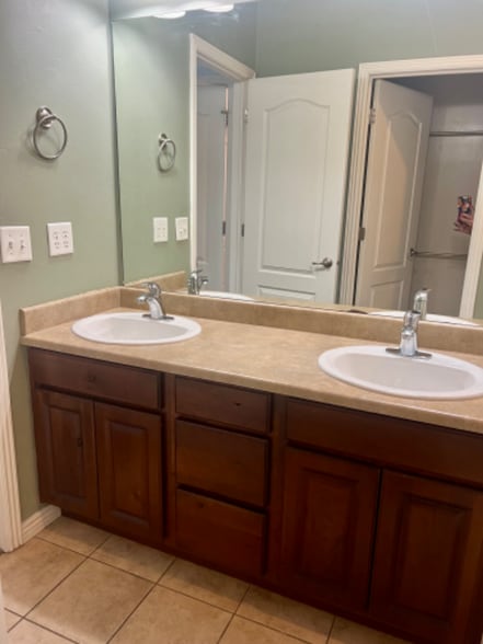 Building Photo - 1562 W 10 S