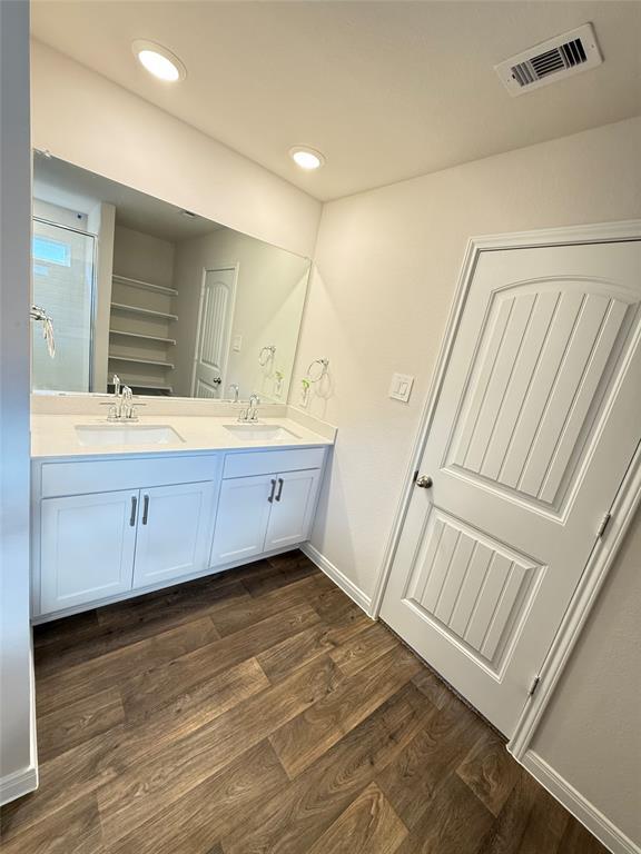 Building Photo - 300 Belmont Pl