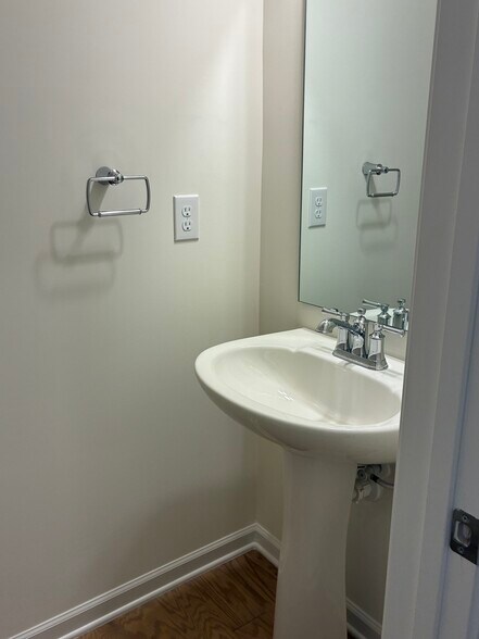Building Photo - 275 Harpers Run Ln