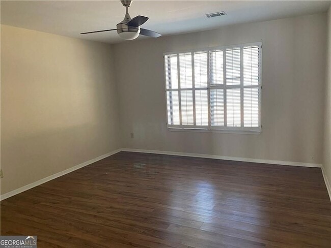 Building Photo - 2185 Palmyra Dr