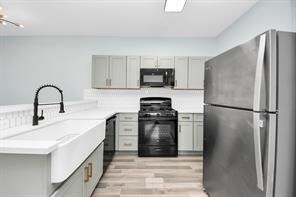 Building Photo - 7502 Sandle St