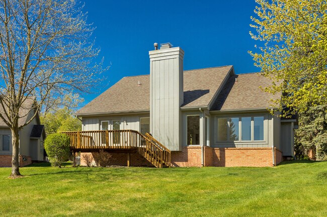 Building Photo - 37743 Avon Ln