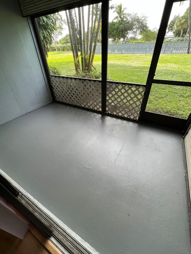 Building Photo - 2335 SW 22nd Ave