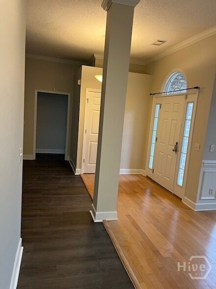 Building Photo - 5 Iron Horse Spur