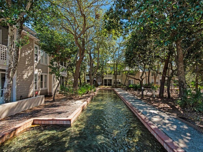 Building Photo - 3BR/3BA Fully Furnished Beach Cottage at H...