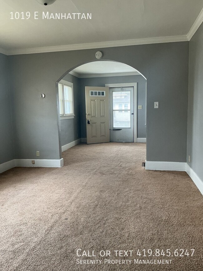 Building Photo - 1019 E Manhattan Blvd