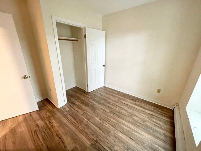 Building Photo - 92 Hammond St