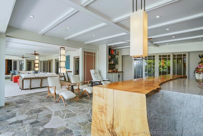 Building Photo - 90 Lighthouse Dr