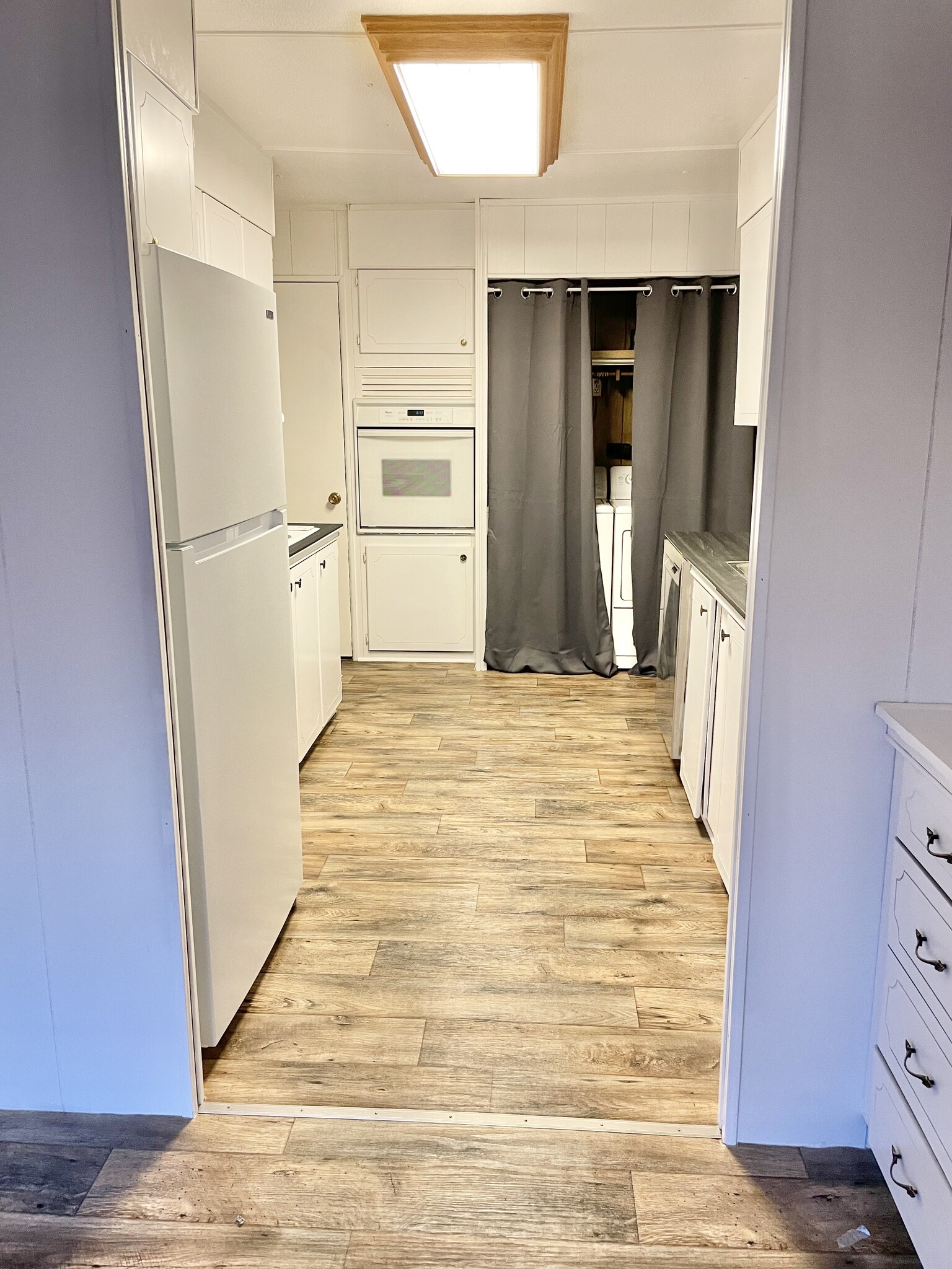 Building Photo - 2322 Tacoma Rd E