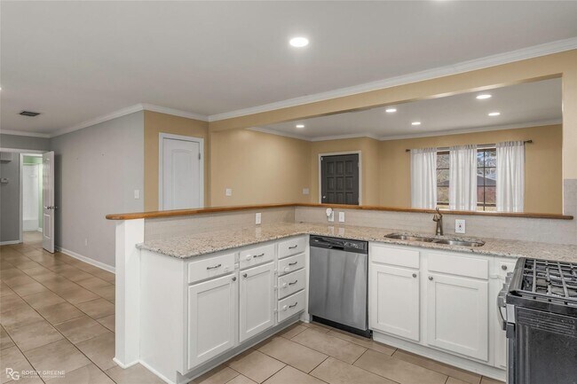 Building Photo - 9346 Shartel Dr