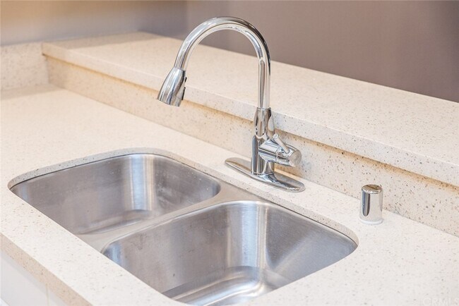 Building Photo - 160 Tangelo-