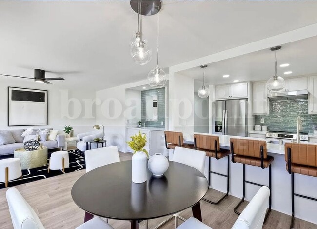 Building Photo - 2507 Navarra Dr