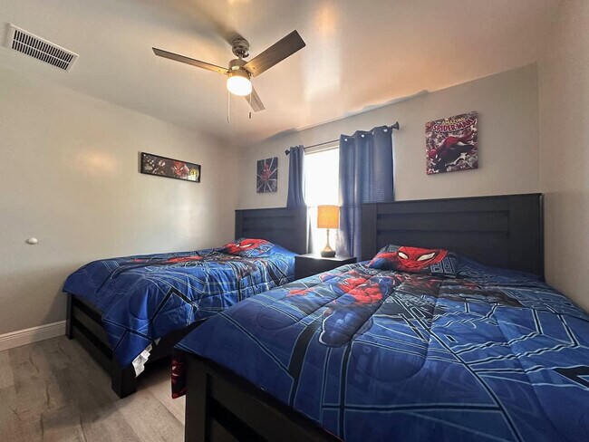 Building Photo - 421 Cabello Dr