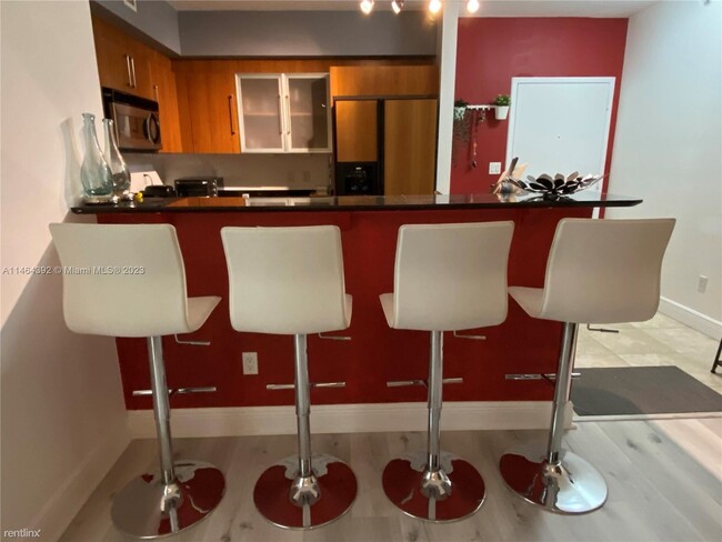 Building Photo - 2 br, 2 bath Condo - 325 S Biscayne Blvd A...