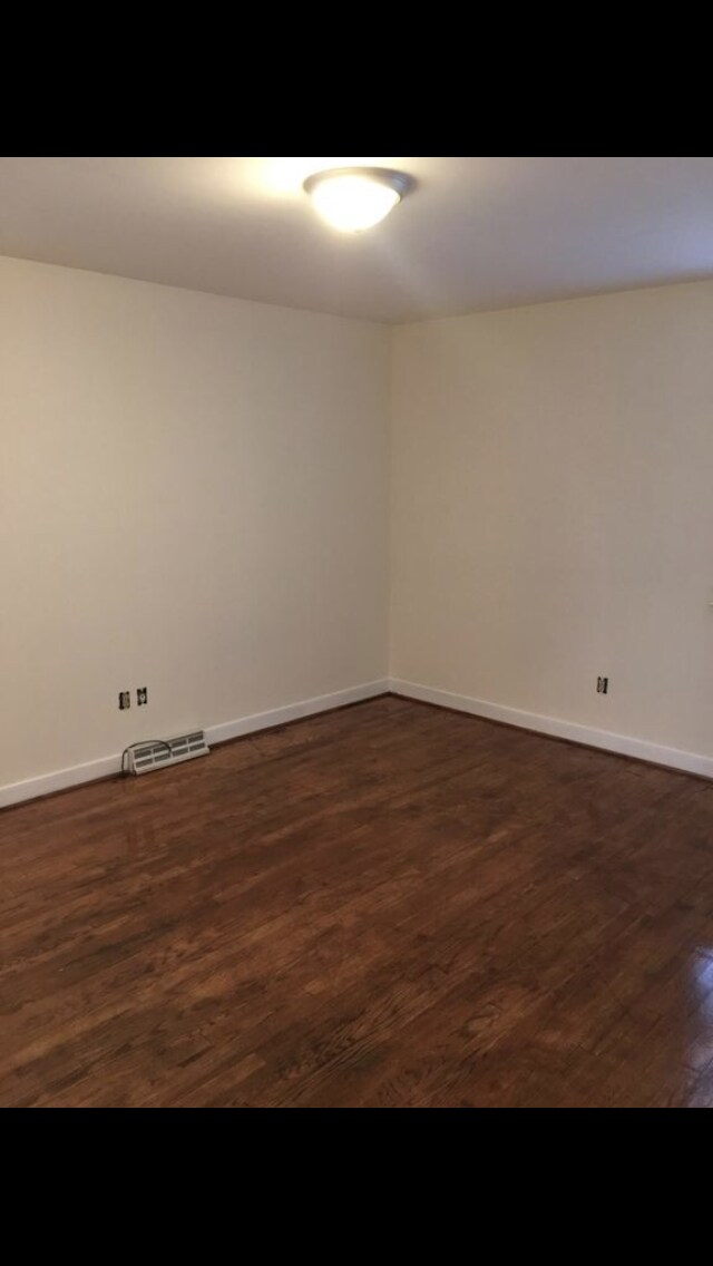 Building Photo - 7366 Penrith Dr