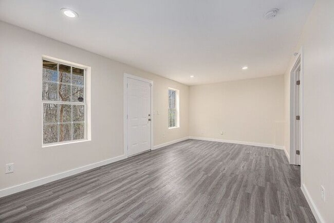 Building Photo - Fully Renovated 3BR/3BA Home with Bonus Room in Lawrenceville!