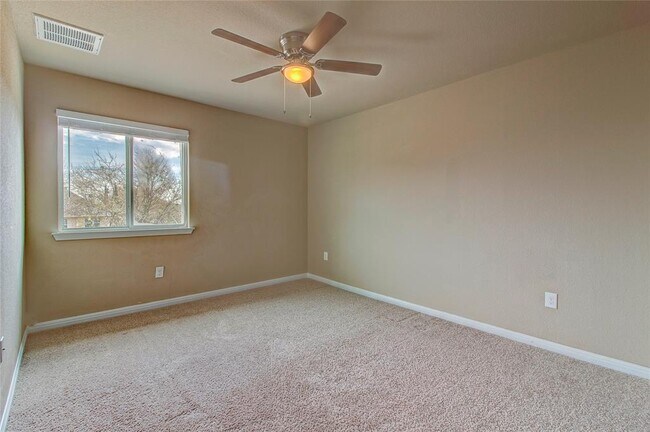 Building Photo - 225 Deep Creek Dr