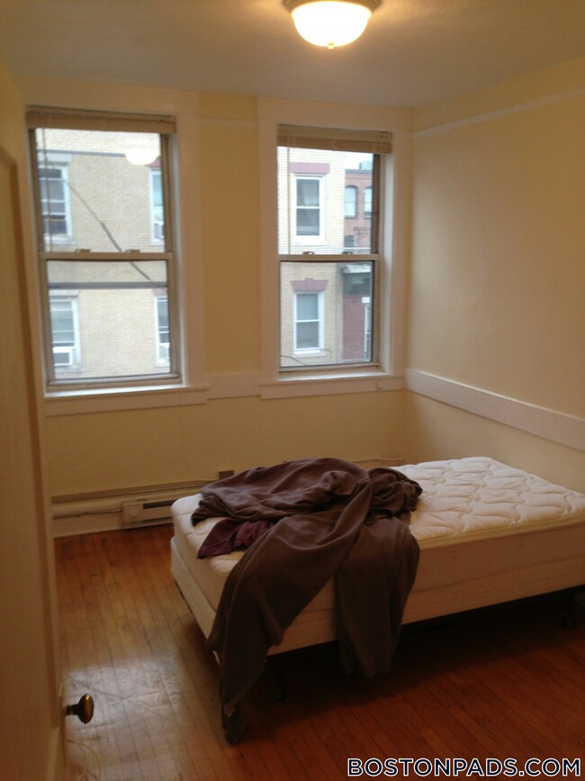 Building Photo - 161 Endicott St