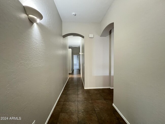 Building Photo - 3312 E Bluebird Pl