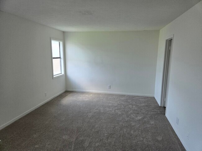 Building Photo - 755 Burcale Rd