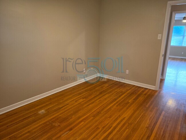 Building Photo - 6601 Blue Bird Dr