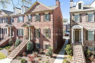 Building Photo - 440 Rose Garden Ln
