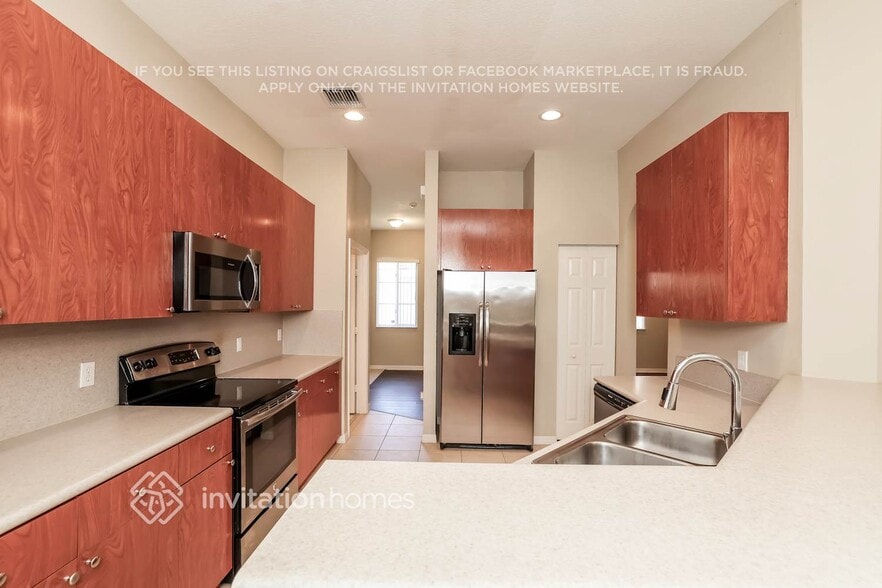 Building Photo - 8739 San Andros