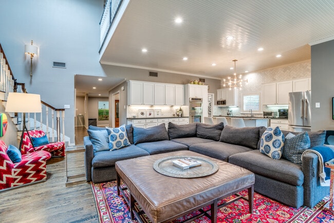 Building Photo - 3312 Villanova St