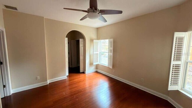 Building Photo - 7181 Regina Way