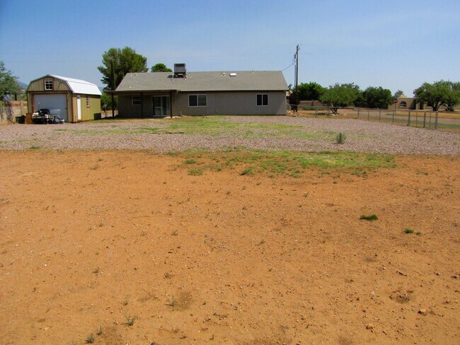 Building Photo - 3BR/2BA/2CG, 1519 sq.ft on half acre in Huachuca City, AZ
