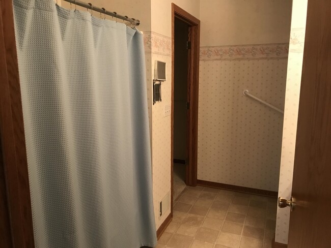 Building Photo - 783 Holly Creek Dr