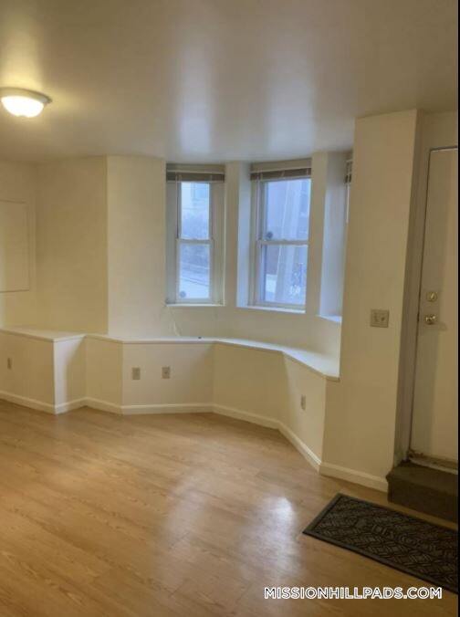 Building Photo - 2 Shepherd Ave