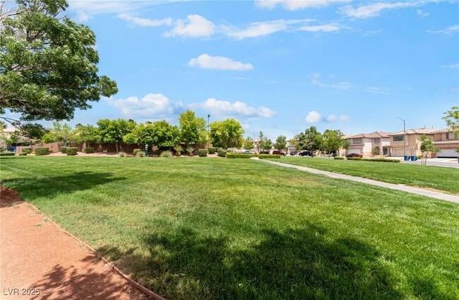 Building Photo - 8729 Shady Pines Dr