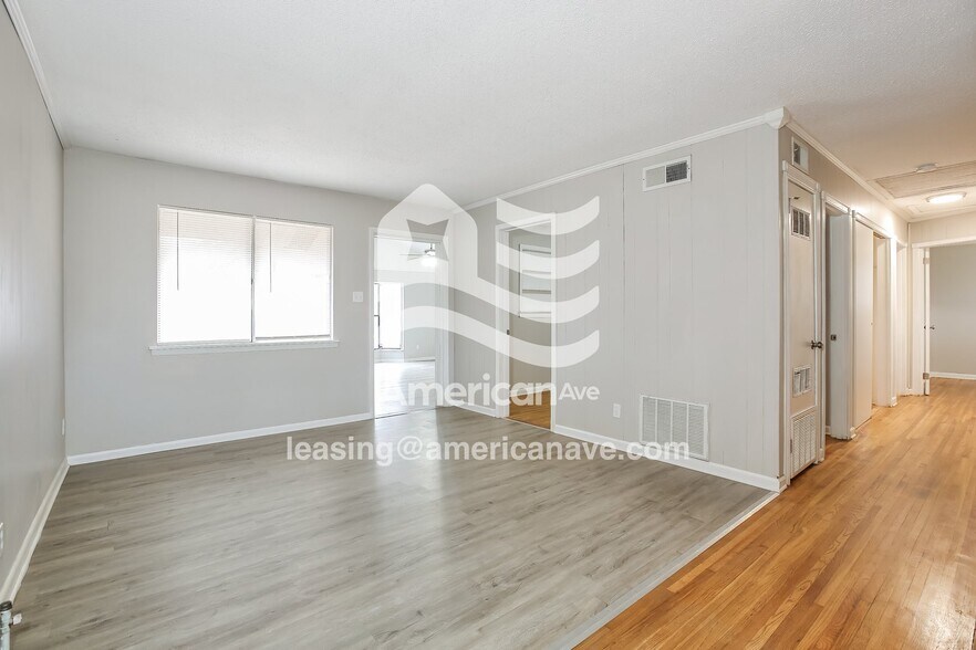 Building Photo - 711 Greendale Dr