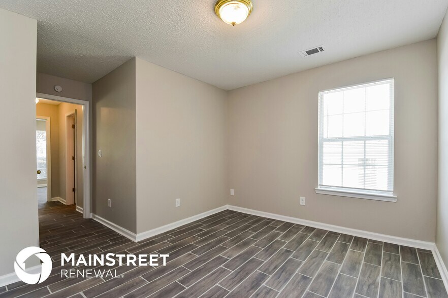 Building Photo - 10320 Deep Creek Cove