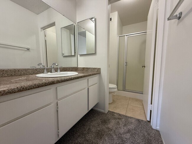Building Photo - Charming 3-Bedroom Upper-Unit Condo in Can...