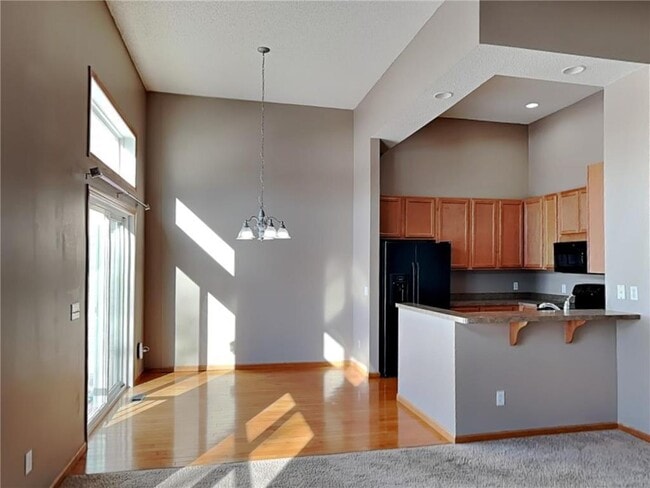 Building Photo - 5106 Farnham Dr N