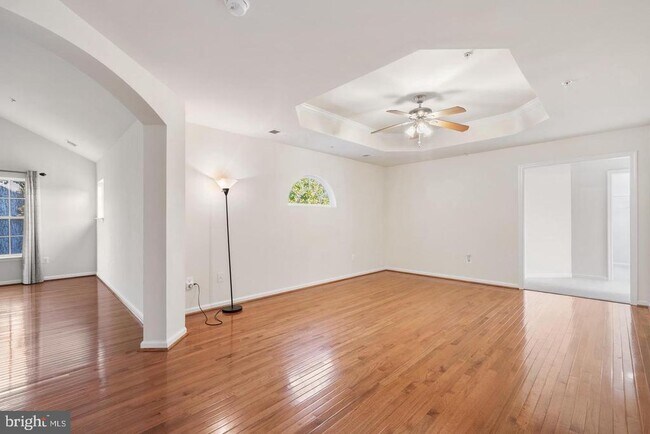 Building Photo - 15303 Glastonbury Way