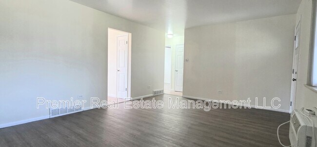 Building Photo - 4477 E Jewell Ave