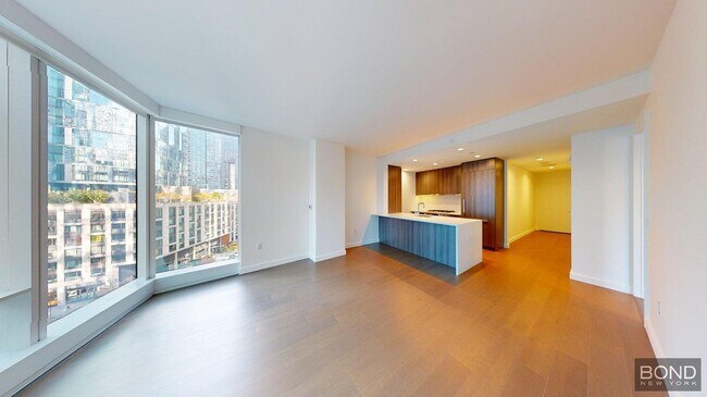 Building Photo - 400 W 61st St